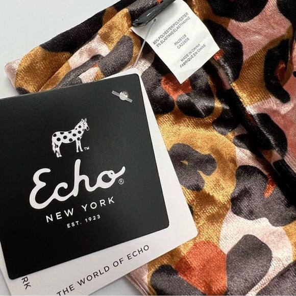 Echo  Leopard Velvet Scarf - Picture 3 of 4